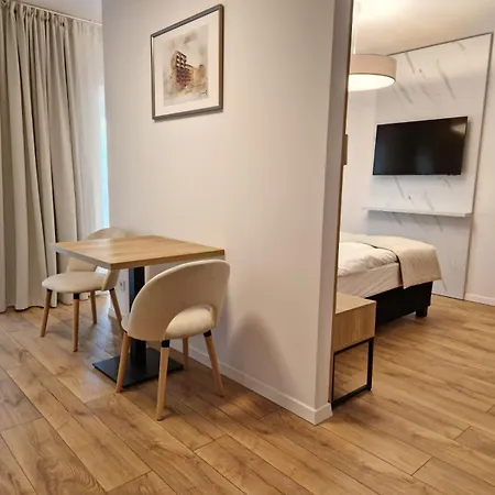 Apartman Cargo Przy Dworcu Glownym Pkp / Parking