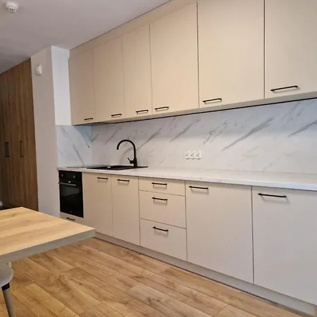 Apartman Cargo Przy Dworcu Glownym Pkp / Parking *